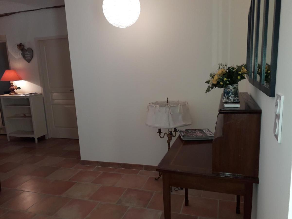 La Fleur De Lys Bed & Breakfast Roussayrolles Bagian luar foto